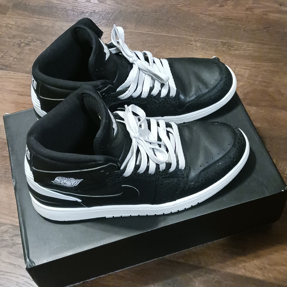Jordan 1 retro w/2 back